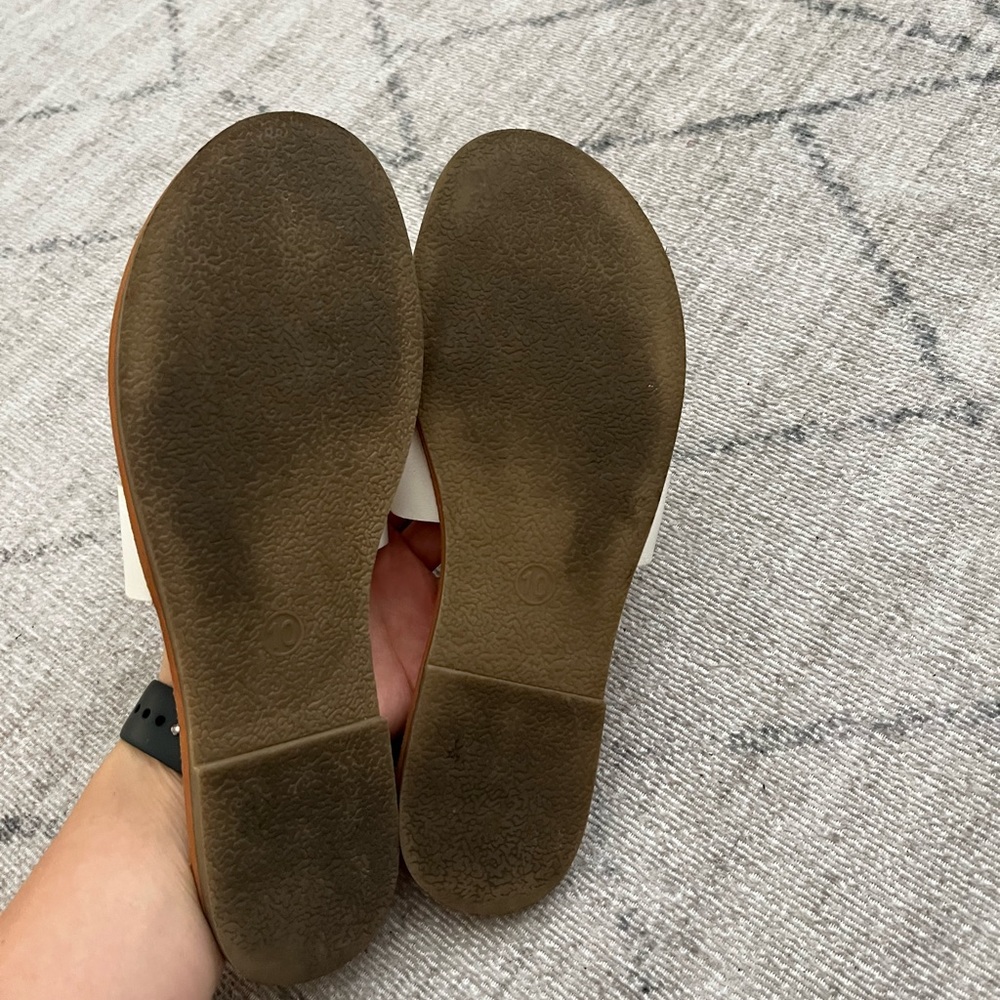 Universal Thread sandals - Picture 2 of 5
